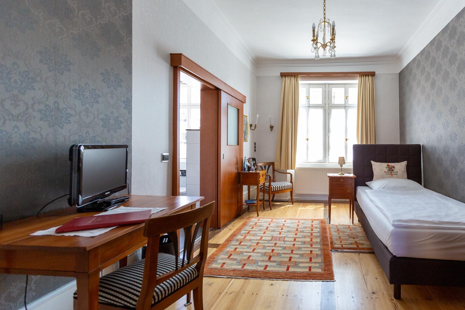 Boardinghouse Sonne Hotel Offenburg Exterior photo